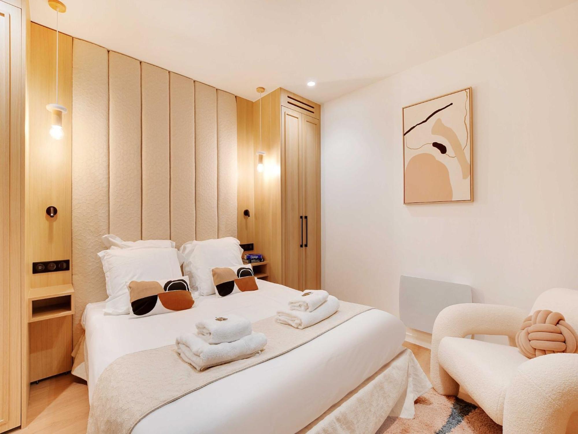 Appartement Authentic - 3br 6p - Moulin Rouge Paris